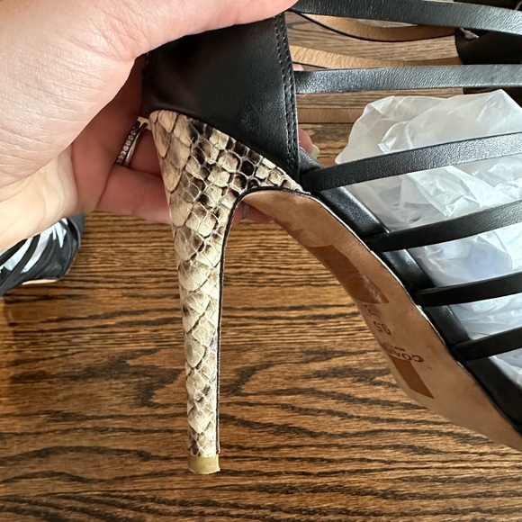 EUC COACH HEELS - Picture 5 of 7